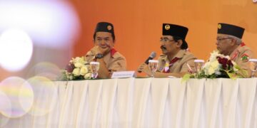Ketua Kwartir Nasional Kwarnas Gerakan Pramuka Adhyaksa Dault menyampaikan paparan pada Rapimnas LDII 2014 di Jakarta Foto LINES