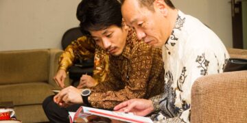 Delegasi Nankai Electric Railway Co Ltd mengunjungi Kantor DPP LDII di Senayan Jakarta Selasa 2112014 Pertemuan tersebut membahas rencana pembangunan mushola dan restoran halal di sejumlah stasiun kereta di Jepang guna melayani kebutuhan wisatawan dan warga Muslim Foto LINES Jatim