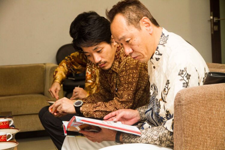 Delegasi Nankai Electric Railway Co Ltd mengunjungi Kantor DPP LDII di Senayan Jakarta Selasa 2112014 Pertemuan tersebut membahas rencana pembangunan mushola dan restoran halal di sejumlah stasiun kereta di Jepang guna melayani kebutuhan wisatawan dan warga Muslim Foto LINES Jatim