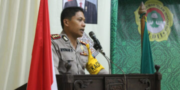 Kapolresta Mojokerto AKBP Nyoman Budiarja SIK mengajak warga Lembaga Dakwah Islam Indonesia LDII agar netral aktif dan tidak mudah terpengaruh oleh bidang politik yang tidak diinginkan 28 November 2015 Dok Lines Jatim