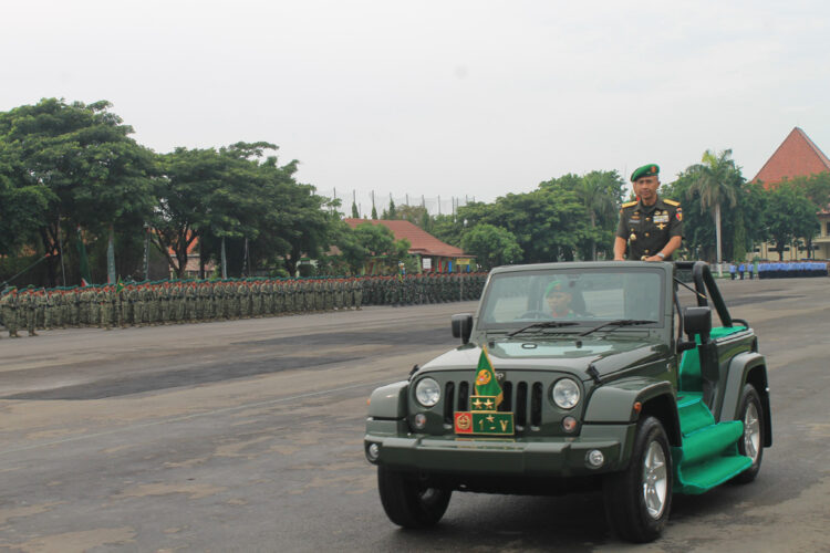 Pangdam V Brawijaya: TNI Harus Manunggal dengan Rakyat