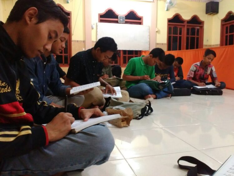 Ngaji Pekarungan 1 | LDII JAWA TIMUR Gembleng Remaja dengan Pengajian Al-Quran dan Al-Hadits