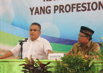 Wakil Bendahara DPW LDII Provinsi Jawa Timur, Ir. H. Wildy Istimor, saat memberikan pemaparan manajemen organisasi.