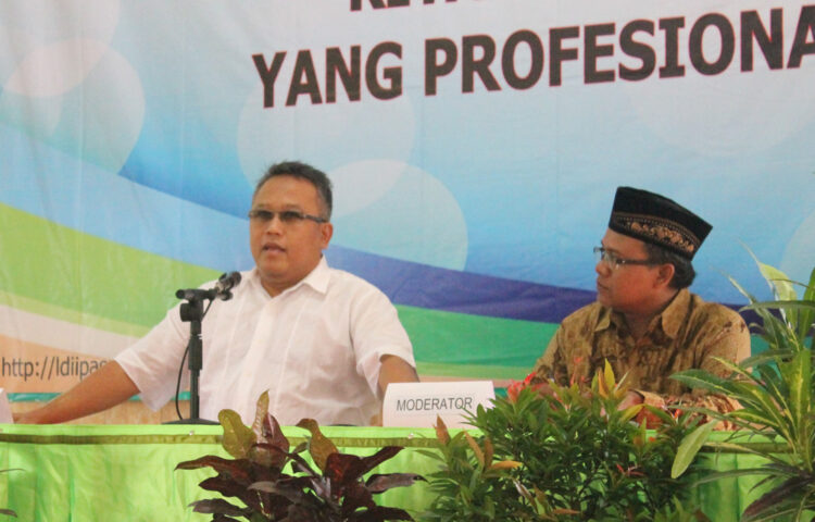 Wakil Bendahara DPW LDII Provinsi Jawa Timur Ir H Wildy Istimor saat memberikan pemaparan manajemen organisasi