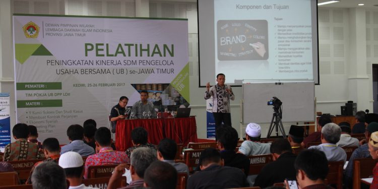 DPW LDII Jawa Timur melakukan terobosan dalam meningkatkan perekonomian di lingkungan masjid. Salah satunya mendirikan Usaha Bersama (UB), 25 Februari 2017. Dok: Lines Jatim.