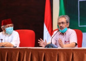 Ketua DPP LDII Prasetyo Sunaryo menyampaikan paparan tentang ketahanan pangan nasional dalam konferensi pers di Kantor DPP LDII, Jakarta, Rabu (20/5/2020). Foto: LINES