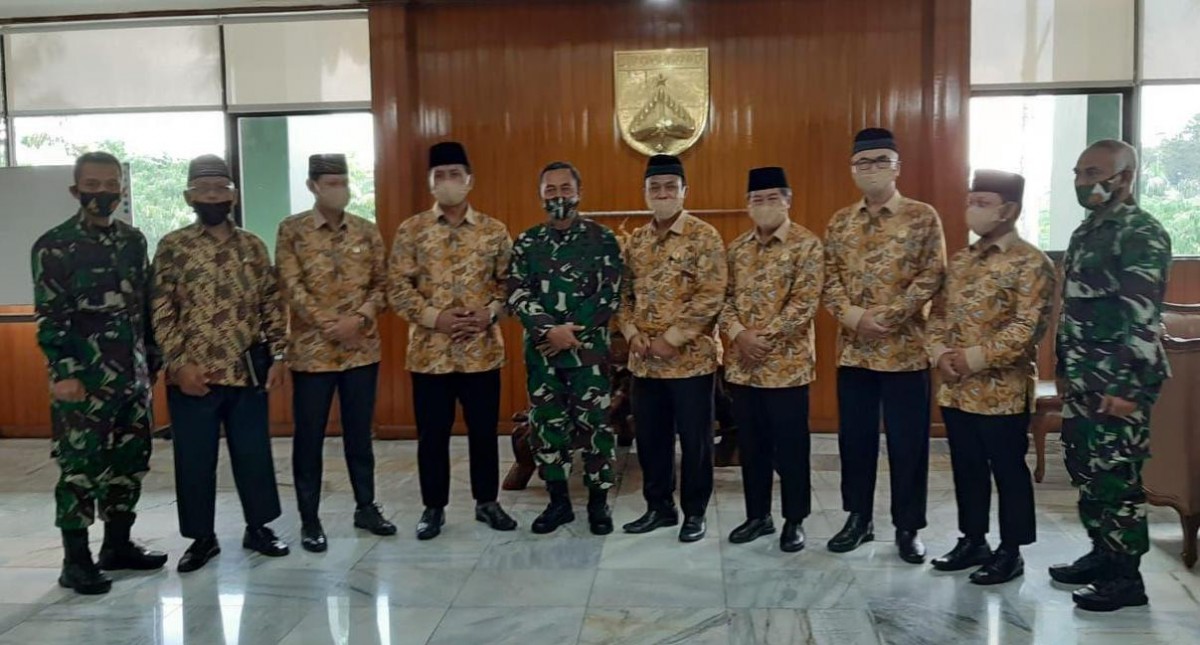 ldiijawatengahaudiensipangdam | LDII JAWA TIMUR Jajaran DPW LDII Jawa Tengah bersamam Pangdam IV Diponegoro Mayor Jenderal TNI Bakti Agus Fadjari Foto Dok LINES