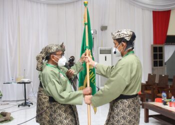 Dedid Cahya Happyanto (kiri) terpilih secara aklamasi sebagai Ketua Pengprov Persinas ASAD Jawa Timur periode lima tahun ke depan dalam Musprov V Persinas ASAD, Sabtu (20/2) di Aula Saliburrosyidin, Surabaya. Foto: Dok. LINES