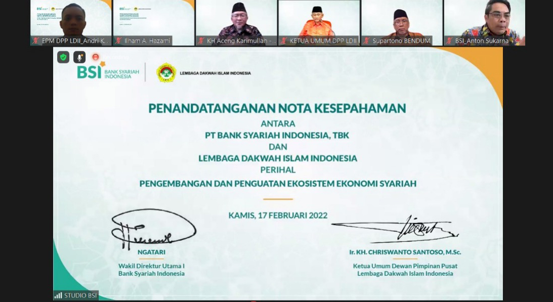 DPP LDII dan PT Bank Syariah Indonesia BSI melakukan penandatangan nota kesepahaman MoU tentang penguatan ekosistem ekonomi syariah di Jakarta 17 Februari 2022 Dok Lines Jatim