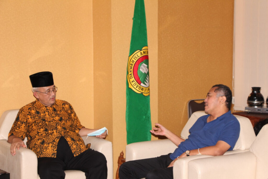 Anggota Komisi VI DPR RI, Singgih Januratmoko (kanan), meminta pemerintah meningkatkan pasokan untuk dalam negeri mencapai 40 persen. Dok: Lines.