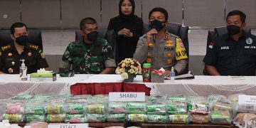 Kapolda Jawa Timur Irjen Pol Nico Afinta saat press release pemusnahan barang bukti narkoba dan miras di Mapolda Jatim 31 Maret 2022 Dok Lines Jatim