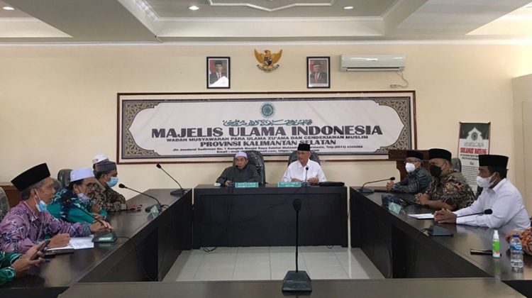 Suasana silaturahim LDII dan Majelis UIama Indonesia (MUI) di Kantor MUI Kalimantan Selatan. Dok: KIM Kalsel.
