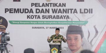 Wali Kota Surabaya Eri Cahyadi membuka pelantikan Pemuda dan Wanita LDII Surabaya masa bakti 2021 2025 di Aula Ponpes Sabilurrosyidin Annur Gayungan Surabaya 27 Maret 2022 Dok Kontributor KIM Surabaya