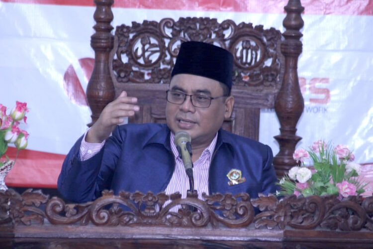 Ketua DPW LDII Jawa Timur KH Moch Amrodji Konawi memberi arahan pada kepengurusan DPD LDII Kabupaten Probolinggo Dok Lines Jatim