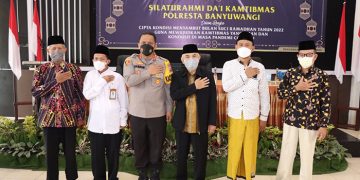 Kapolres Banyuwangi Kombespol Nasrun Pasaribu bersama Tokoh AgamaMasyarakat sepakat jaga kondusivitas Kabupaten Banyuwangi saat bulan Ramadhan 29 Maret 2022 Dok Kontributor KIM Banyuwangi