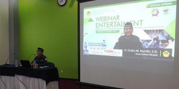 Ketua Forum Komunikasi Usaha Bersama Forkom UB Jawa Timur Endra Mochamad Nurdin saat mengisi webinar entertainment di Surabaya 20 Maret 2022 Dok Lines Jatim