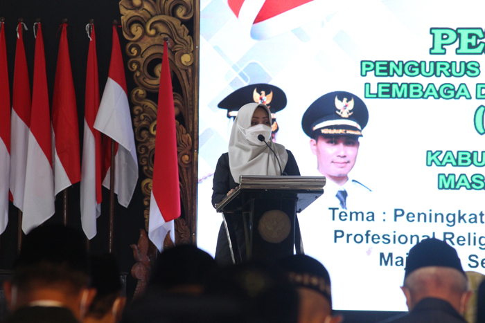 Bupati Mojokerto Ikfina Fahmawati saat sambutan di pelantikan dan pengukuhan DPD LDII Kabupaten Mojokerto. Dok: Lines Jatim.
