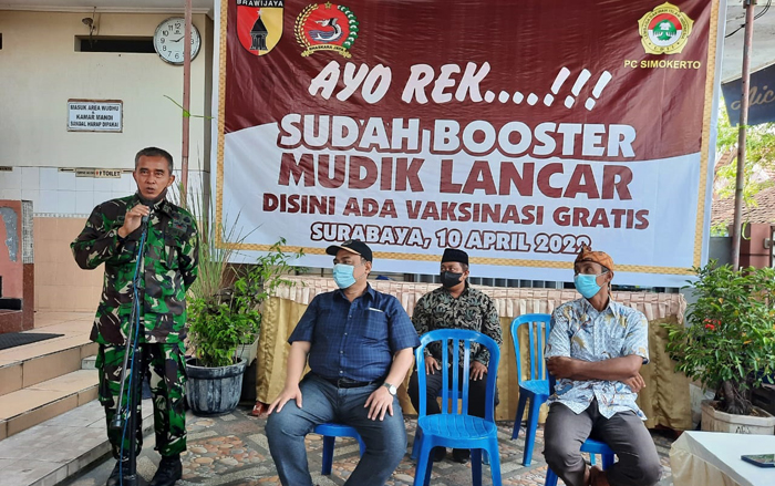 vaksinasi booster koramil simokerto dan ldii | LDII JAWA TIMUR Danramil 083101 Simokerto Kapten Inf Ibnu Soewardhono beri sambutan saat tinjau vaksinasi booster 10 April 2022 Dok Lines Jatim