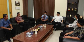 Ketua DPW LDII Jawa Timur KH Moch Amrodji Konawi menerima kunjungan jajaran Dit Intelkam Polda Jawa Timur 28 April 2022 Dok Lines Jatim