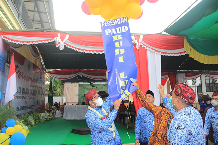 Pelepasan balon ditandainya peresmian PAUD Budi Luhur, Dok: Kontributor KIM Sumenep.