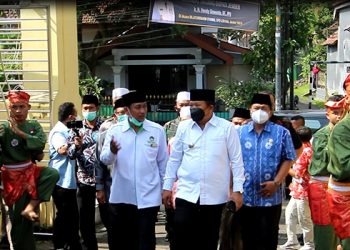 Bupati Jember H Hendy Siswanto didampingi Ketua DPD LDII Jember H Akhmad Malik Afandi di Silaturahim Syawal LDII, 29 Mei 2022. Dok: Kontributor KIM Jember.