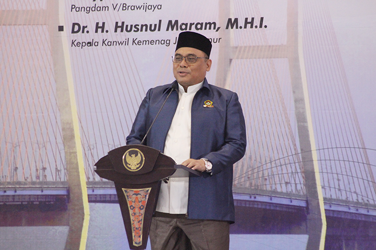 Ketua DPW LDII Jawa Timur KH Moch Amrodji Konawi memberi sambutan pada peserta diklat dai di Ponpes Sabilurrosyidin Annur, Surabaya. Dok: KIM LDII Jatim. 