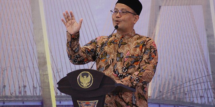 Dekan Fakultas Syariah UIN KH Achmad Siddiq Jember Prof Dr H M Noor Harisudin saat mengisi di Diklat Dai LDII Jatim, 18 Juni 2022. Dok: KIM LDII Jatim.