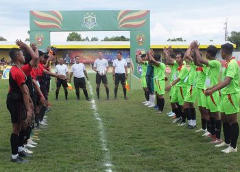 Pembukaan Liga Santri Nusantara Piala KSAD di Stadion Notohadinegoro, Jember, Senin (4/7).