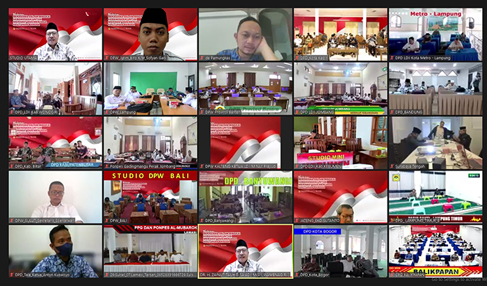 Peserta webinar kebangsaan DPP LDII moderasi beragama merawat dan menjaga keutuhan bangsa. Foto: LINES.