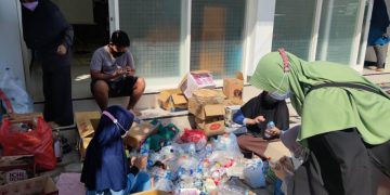 Pemuda LDII Kecamatan Taman Kota Madiun memanfaatkan barang bekas untuk mengurangi volume sampah dan mencegah pencemaran lingkungan Foto LINES