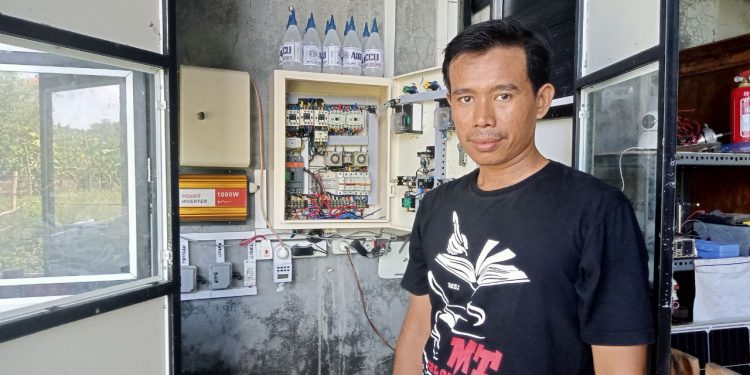 warga LDII Lamongan yang memakai cara inovatif dalam budidaya udang Vanamei