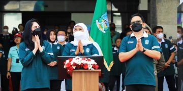 Gubernur Khofifah Indar Parawansa meluncurkan logo dan kick off rangkaian kegiatan peringatan Hari Jadi ke 77 Provinsi Jatim di halaman Kantor Gubernur Jatim Jalan Pahlawan 110 Surabaya Jumat 169 Dok beritalimacom
