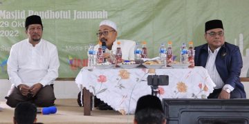Ketua PBNU Bidang Keagamaan KH Ahmad Fahrur Rozi tengah saat memberikan tausyiah di hadapan 700 remaja LDII di Malang Dok LINES