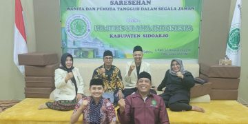 Ketua Pemuda LDII Sidoarjo Yerik Sahuri kanan depan mengikuti saresahan organisasi wanita dan kepemudaan diselenggarakan oleh MUI Sabtu 110 Dok LINES