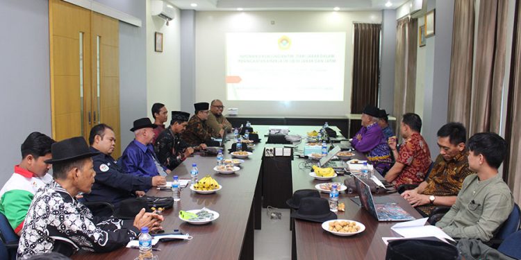 Kunjungan Biro EPM DPW LDII Jabar ke Kantor LDII Jatim. Pertemuan tersebut sebagai momentum membangun kolaborasi memajukan kemandirian ekonomi umat, Selasa (22/11). Dok: LINES.