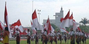 Puluhan penari kolosal Laskar Suroboro turut memeriahkan perihatan Hari Pahlawan 2022 di Tugu Pahlawan Surabaya Kamis 1011 Dok LINES