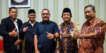 DPD LDII Pamekasan mengadakan audiensi di kantor Kejaksaan Negeri Kejari Pamekasan pada Jumat 212 Kedatangan mereka disambut Kasi intel Kejari Pamekasan Ardian Juanedi