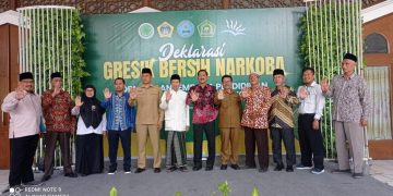 Bupati Gresik Fandi Akhmad Yani bersama Tokoh Agama dan Masyarakat Togamas Deklarasikan Gresik bersih narkoba di Aula Masjid Agung Gresik Selasa 612 Dok LINES
