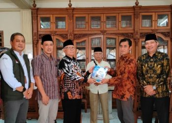 KPU Kota Kediri memberikan pesan kepada seluruh masyarakat agar lebih hati-hati dalam memberikan data pribadi kepada orang lain, Jumat (18/11). Dok: LINES.