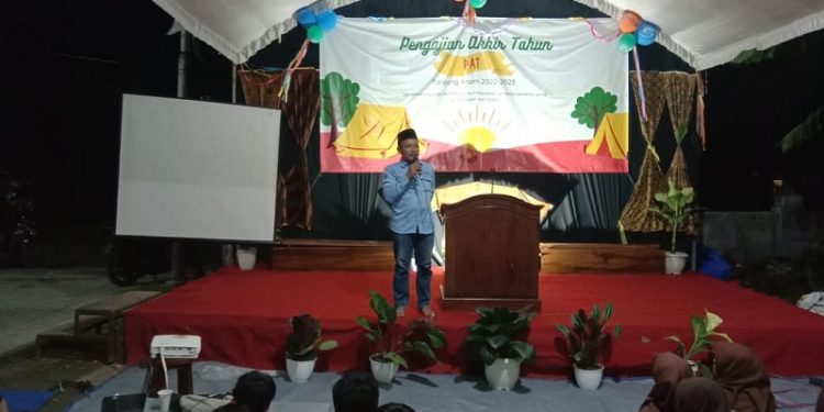 Pengajian Akhir Tahun PAC LDII Tegowangi, Kediri. Selain di dalam masjid, mereka menyelipkan outbound sebagai salah satu acara. Dok: LINES.