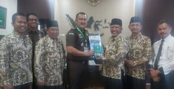 Pengurus DPD LDII Gresik mengawali tahun 2023 melaksanakan audiensi dengan Kejaksaan Negeri Kejari Gresik Kamis 51 Dok LINES