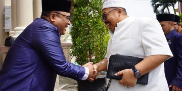 Ketua DPW LDII Jawa Timur KH Moch Amrodji Konawi bersama Ketua PBNU KH Ahmad Fahrur Rozi saat mengisi Pengajian Pemuda LDII Membangun Ukhuwah Islamiyah di Malang Sabtu 29102022 Dok LINES
