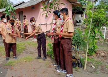 Hari Pramuka Sedunia atau Hari Kepanduan Sedunia diperingati tiap 22 Februari. Tanggal diambil dari hari lahir pendiri gerakan kepramukaan dunia, Jenderal Robert Baden Powell, 166 tahun lalu, tepatnya 1987.