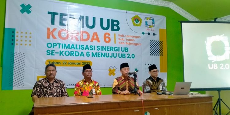Pengurus DPD LDII dari Kabupaten Lamongan, Bojonegoro dan Tuban mengadakan kegiatan temu Usaha Bersama (UB) di Pantai Mangrove, Tuban, Minggu (22/1). Dok: LINES.