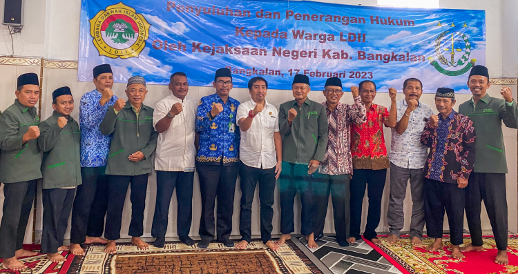 Kejaksaan Negeri Kejari Bangkalan membekali penyuluhan hukum dan penerangan hukum pada Warga dan Pengurus DPD LDII Bangkalan di Aula Junok Bangkalan pada Jumat 1702 Dok LINES
