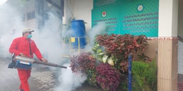Dinas Kesehatan Kota Kediri melalui Puskesmas Ngletih melakukan fogging di lingkungan Ponpes Nurul Huda Al Manshurin Senin 132 Dok LINES