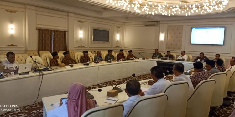 Forum Komunikasi Pimpinan Daerah (Forkompimda) dan Majelis Ulama Indonesia (MUI) Pamekasan, Jawa Timur mengajak ormas-ormas Islam termasuk LDII bersinergi mencegah masuknya paham menyimpang pada kegiatan Forum Group Discussion (FGD) yang dilaksanakan di Ruang Wahana Bina Praja, Kantor Bupati Pamekasan, Rabu (1/2).