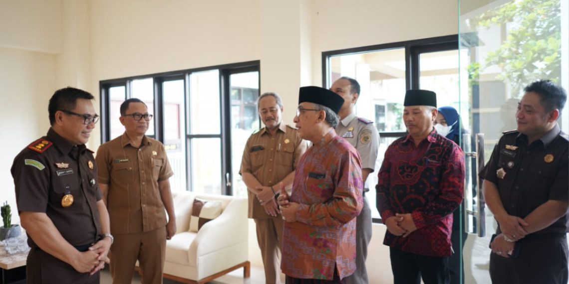 Pengasuh Ponpes Al Ubaidah Kertosono Nganjuk Habib Ubaidillah Alhasany hadiri peresmian gedung Pelayanan Terpadu Satu Pintu PTSP | LDII JAWA TIMUR Pengasuh Ponpes Al Ubaidah Kertosono Nganjuk Habib Ubaidillah Alhasany hadiri peresmian gedung Pelayanan Terpadu Satu Pintu PTSP Selasa 72
