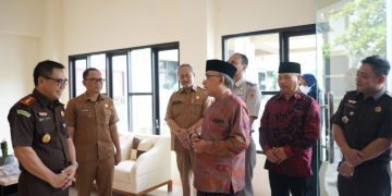 Pengasuh Ponpes Al Ubaidah Kertosono Nganjuk Habib Ubaidillah Alhasany hadiri peresmian gedung Pelayanan Terpadu Satu Pintu PTSP Selasa 72