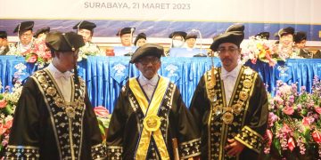 Prof Dr Ir Dedid Cahya Happyanto MT dikukuhkan sebagai Guru Besar Politeknik Elektronika Negeri Surabaya PENS di Ruang Auditorium Gedung Pascasarjana PENS Surabaya Selasa 213 Dok LINES